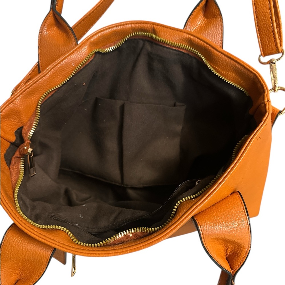 Tan zip top Shoulder Bag with Adjustable Strap and Structured Design - Picture 3 of 7